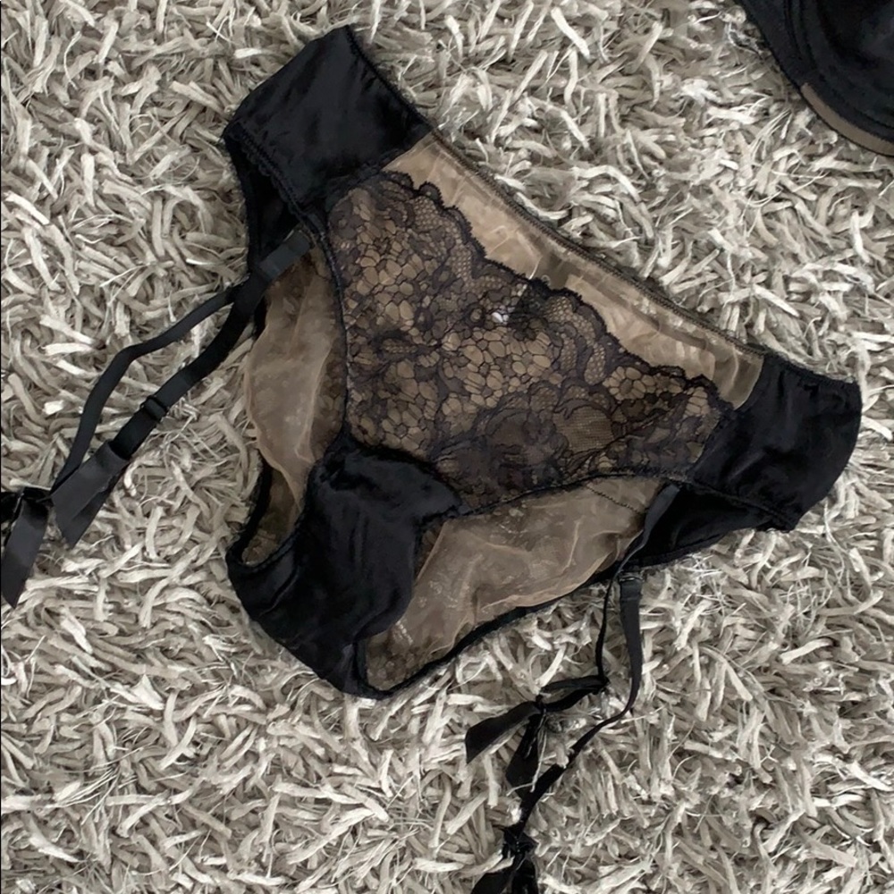 Else Lingerie Set - Picture 4 of 8